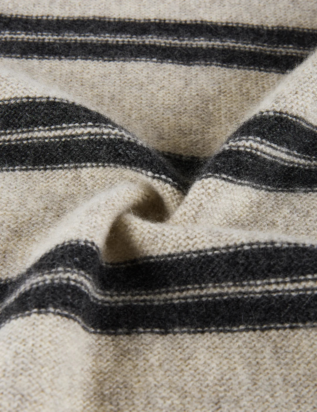Esmé Studíos - ESFiro Knit Scarf - Pure Cashmere stripe
