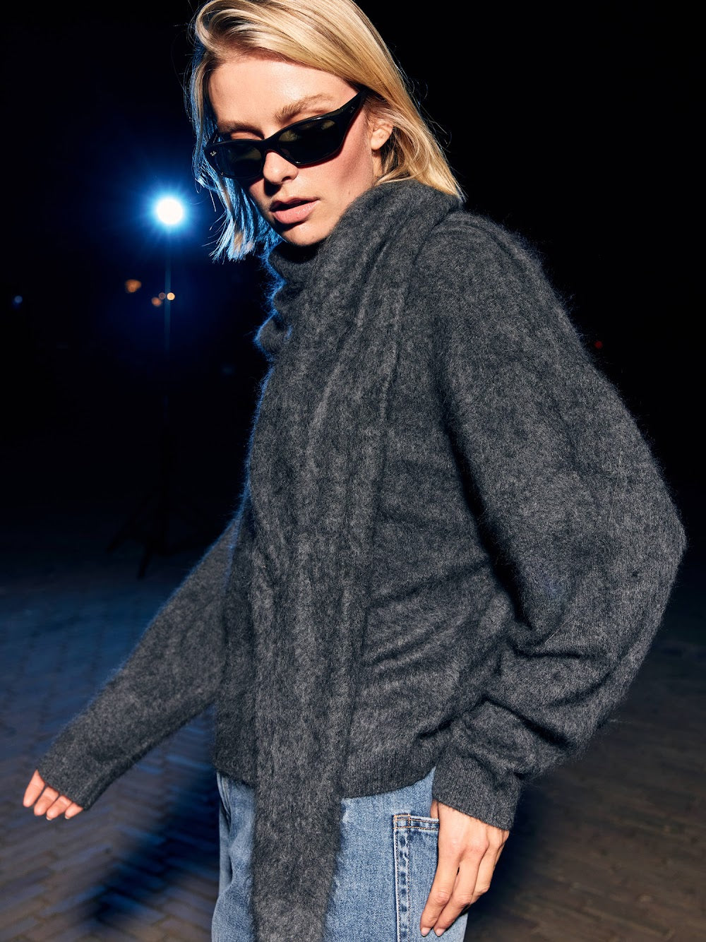 CATWALK JUNKIE. - Super Soft Merino Triangle Scarf - Dark Grey Melange