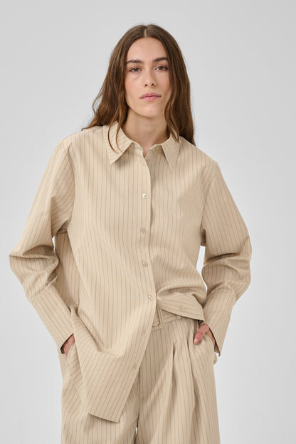 My Essential Wardrobe - VittaMW Shirt