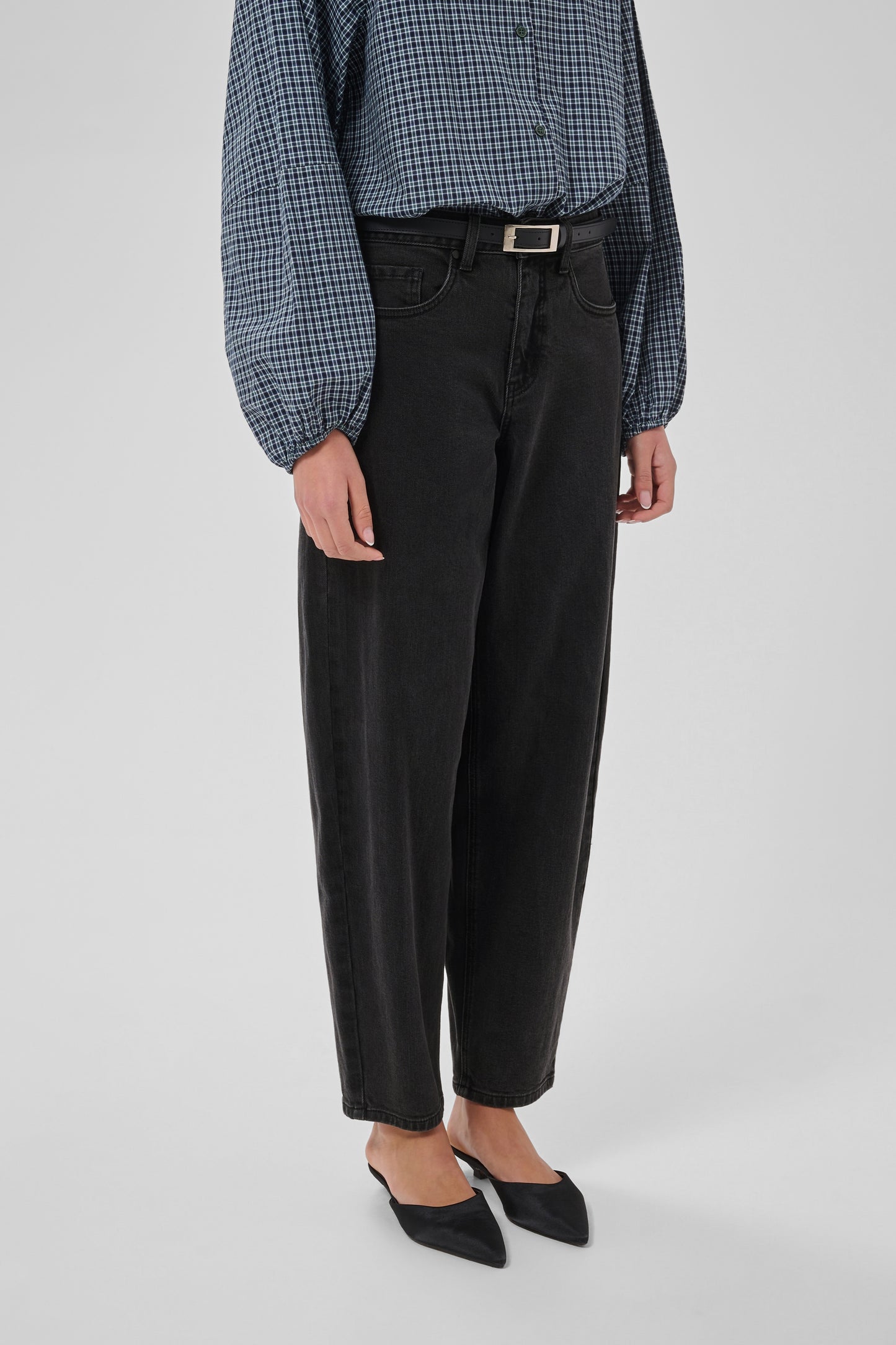 My Essential Wardrobe - Jeans Barrel MWBaloo
