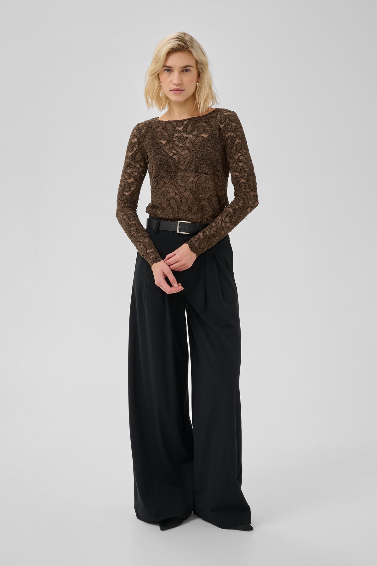 My Essential Wardrobe - MWSalvi LS Lace Blouse