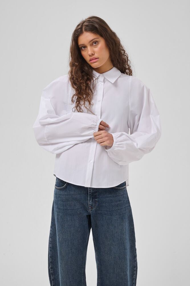 My Essential Wardrobe - MWSunna Balloon Sleeve Shirt