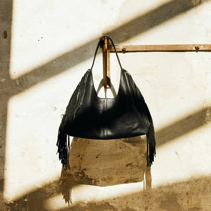 DEPECHE. - Shoulderbag with fringes - Black (Nero)