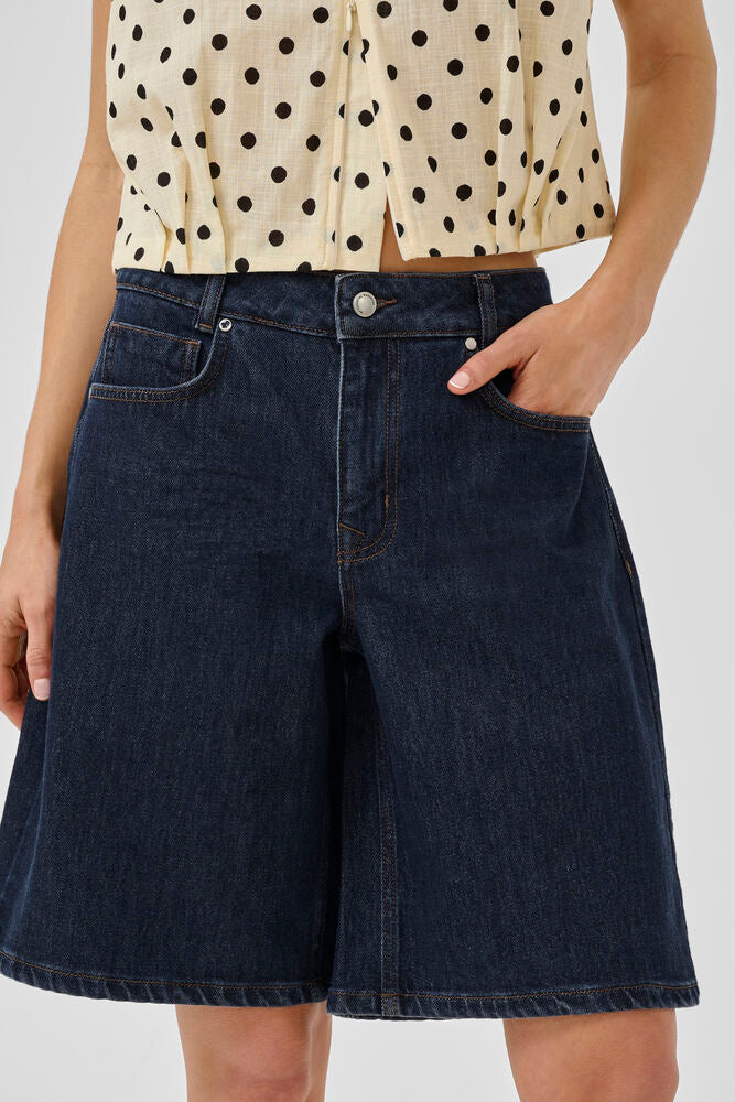 My Essential Wardrobe - MWZita 139 High X-Wide Shorts