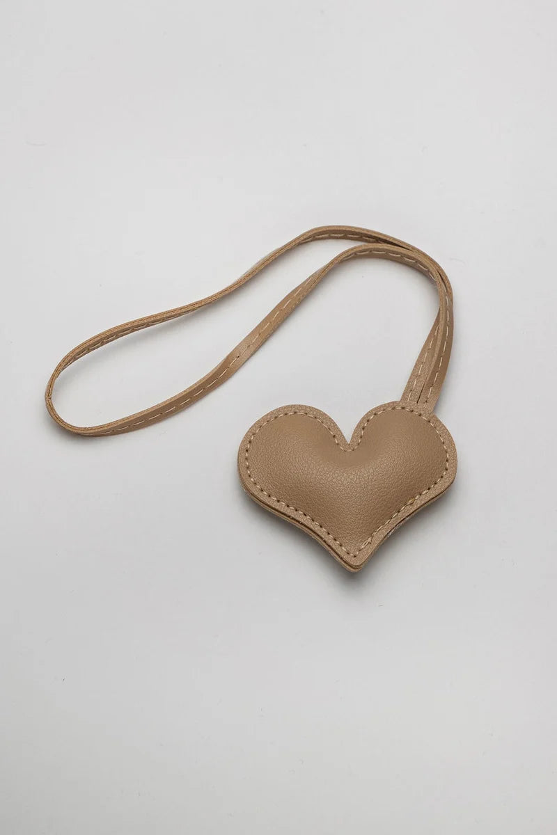 BOW19 - Charm Heart Light Beige