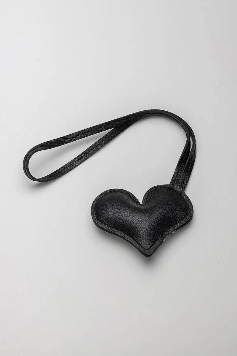 BOW19 - Charm Heart Black
