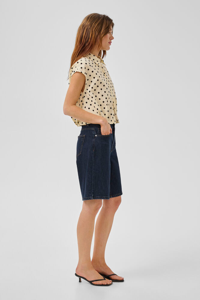 My Essential Wardrobe - MWZita 139 High X-Wide Shorts