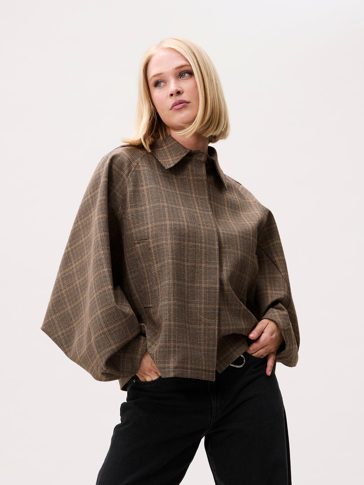 CATWALK JUNKIE. - Check cape jacket - Caramel