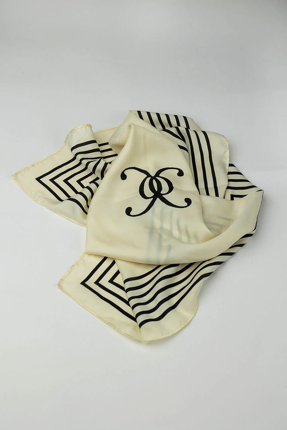 BOW19 - ELLE SILK SCARF CREME